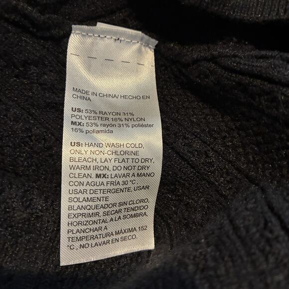 Chico's Sweater NWOT Size 3 (XL) Black Spun Rayon V-Neck Silver Stud Pullover - Picture 5 of 7